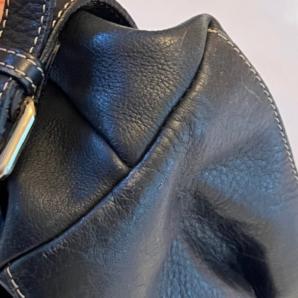 LAURA DI MAGGIO | Black Pebbled Leather Shoulder bag with Charm Padlock-EUC - Picture 14 of 15